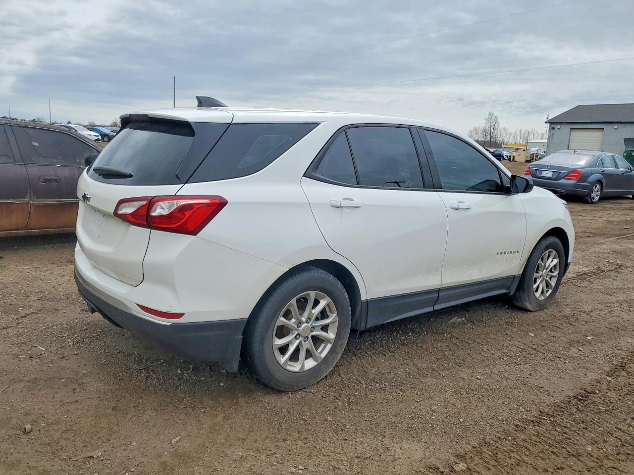 2018 CHEVROLET EQUINOX LS photo 3