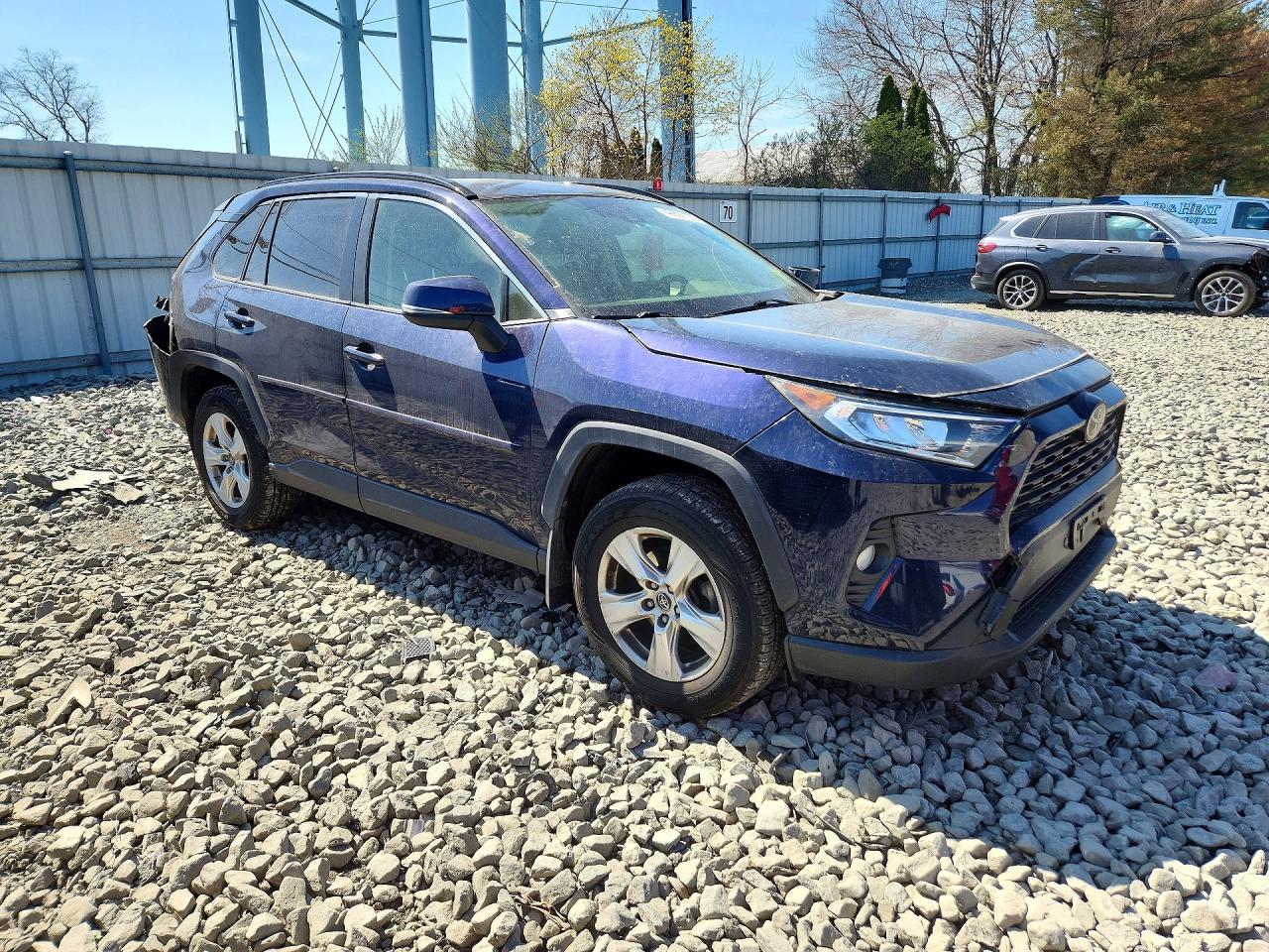 2019 TOYOTA RAV4 XLE photo 7