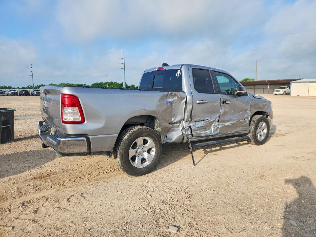 2019 RAM 1500 BIG HORN photo 3
