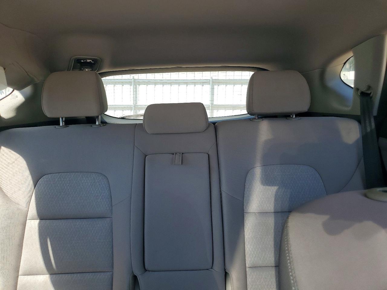 2016 HYUNDAI TUCSON SE photo 19