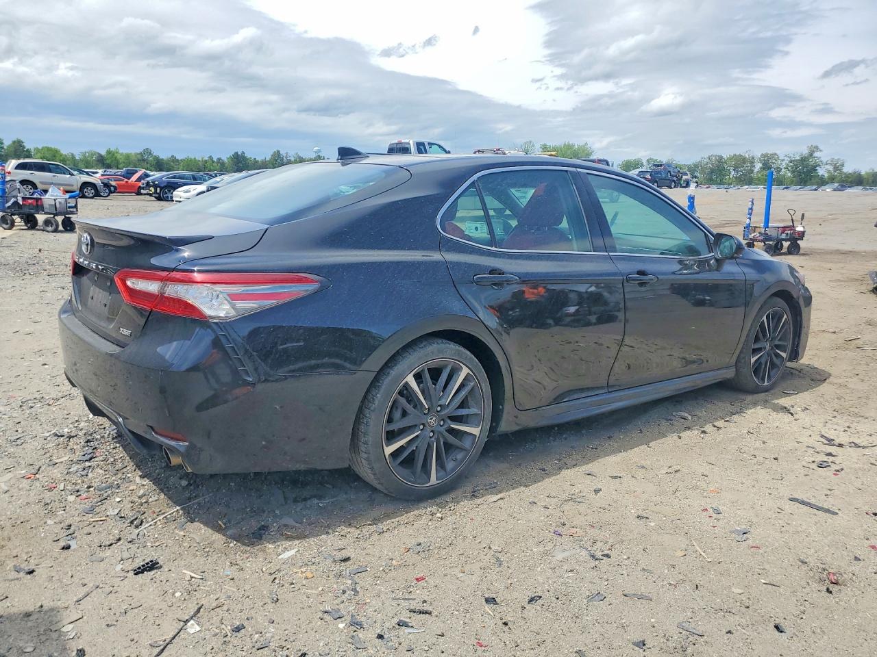 2018 TOYOTA CAMRY XSE V6 photo 3
