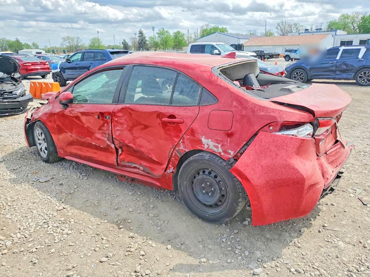2021 TOYOTA COROLLA LE photo 3