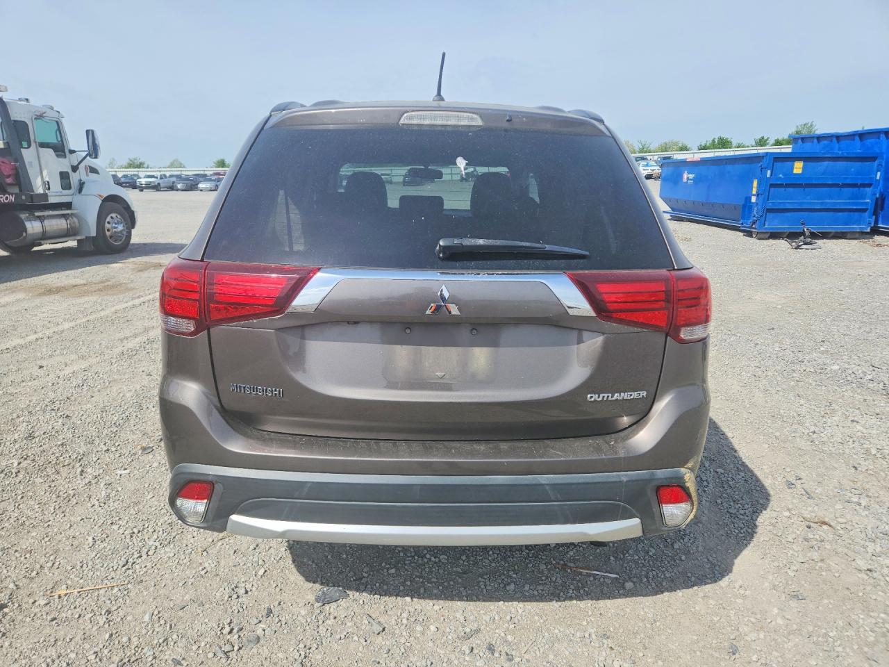 2016 MITSUBISHI OUTLANDER SE photo 16