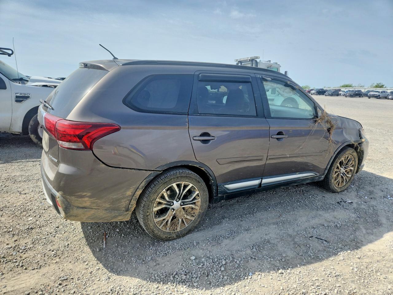 2016 MITSUBISHI OUTLANDER SE photo 7