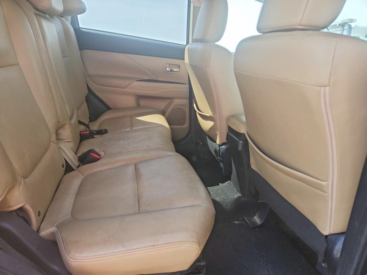 2016 MITSUBISHI OUTLANDER SE photo 31