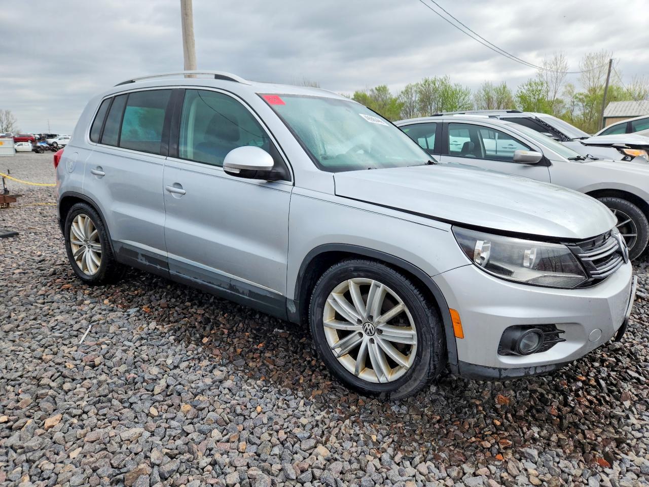 2012 VOLKSWAGEN TIGUAN S photo 10