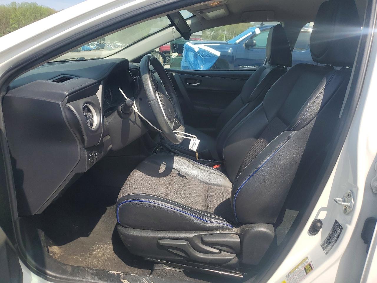 2017 TOYOTA COROLLA SE photo 13