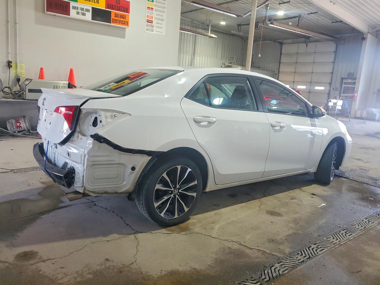 2017 TOYOTA COROLLA SE photo 5