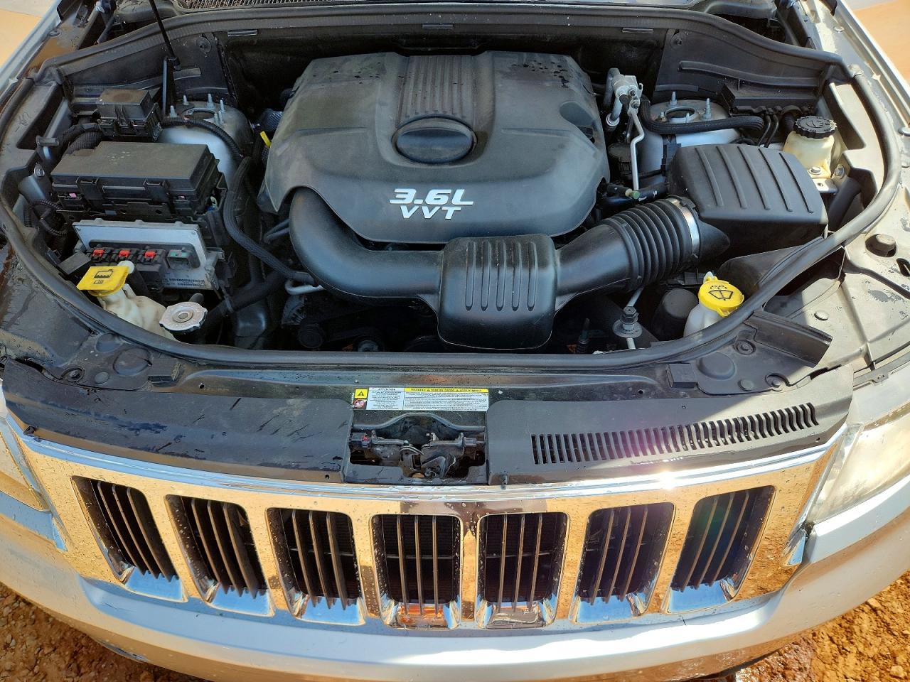2012 JEEP GRAND CHEROKEE LAREDO photo 23