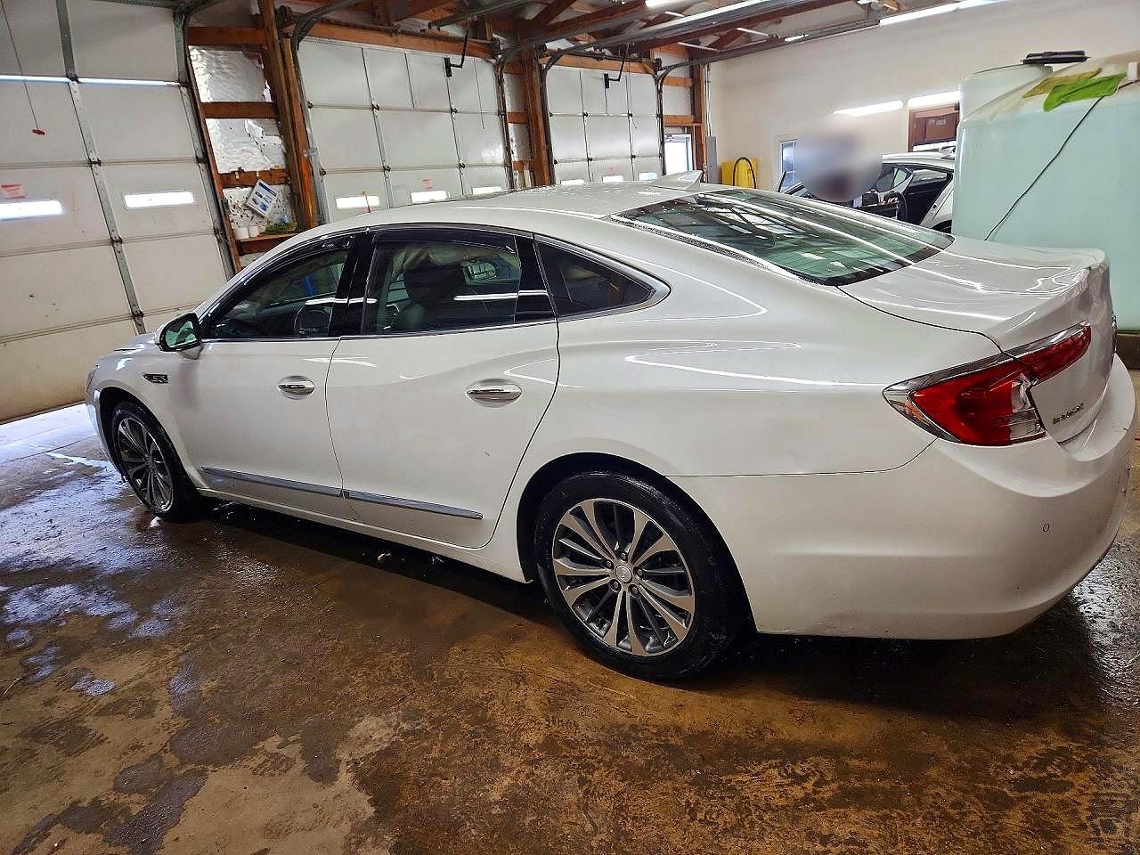 2017 BUICK LACROSSE ESSENCE photo 2