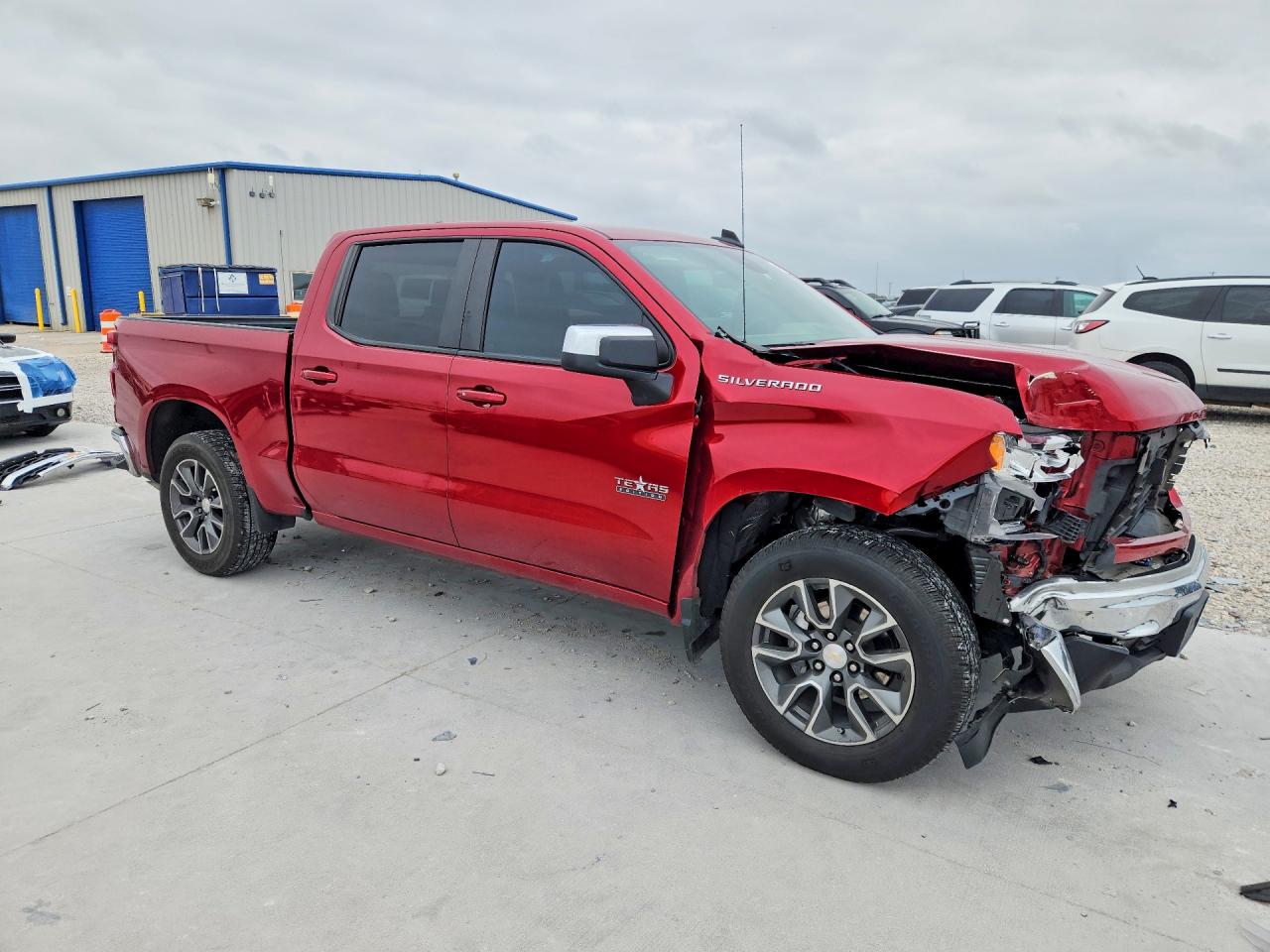 2024 CHEVROLET SILVERADO C1500 LT photo 7