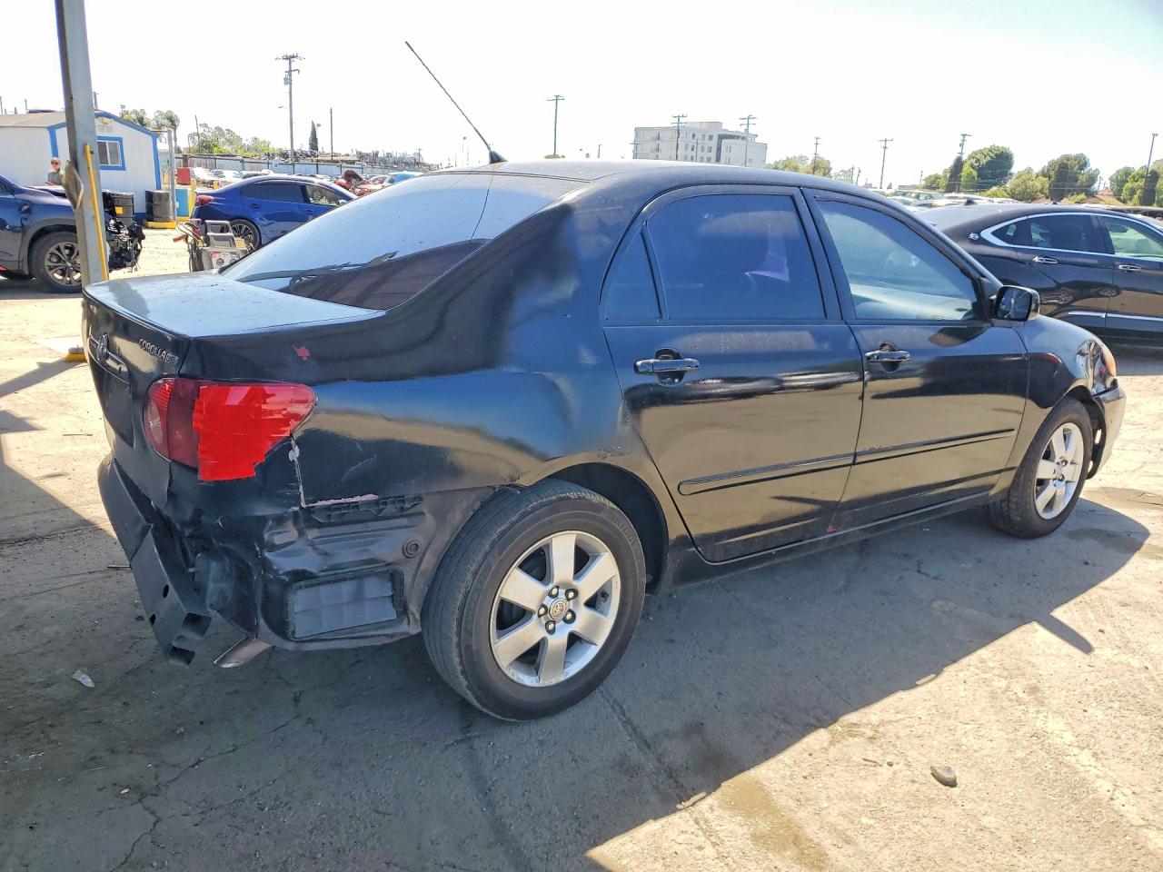 2004 TOYOTA COROLLA LE photo 3