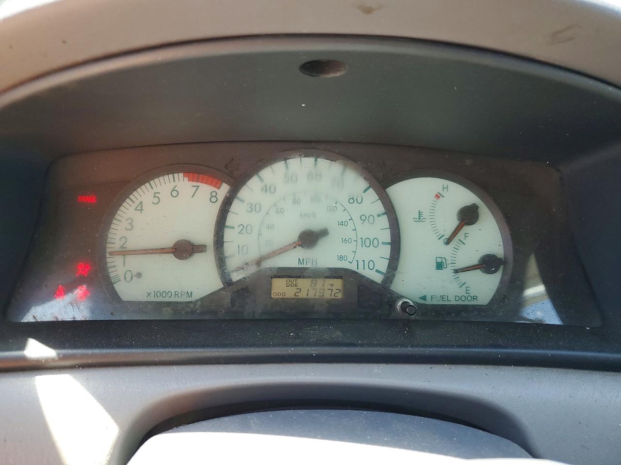 2004 TOYOTA COROLLA LE photo 9