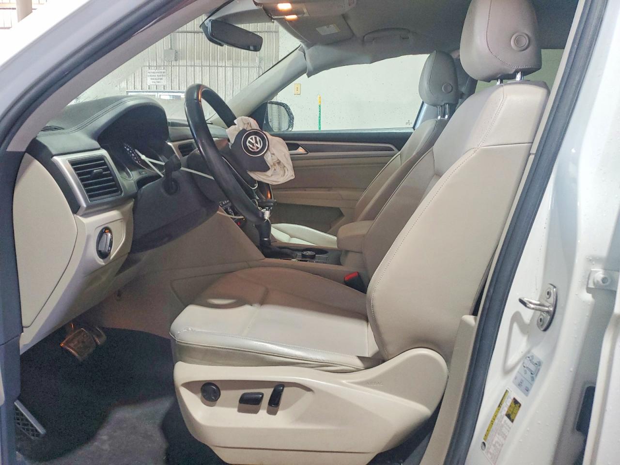 2018 VOLKSWAGEN ATLAS SE photo 13