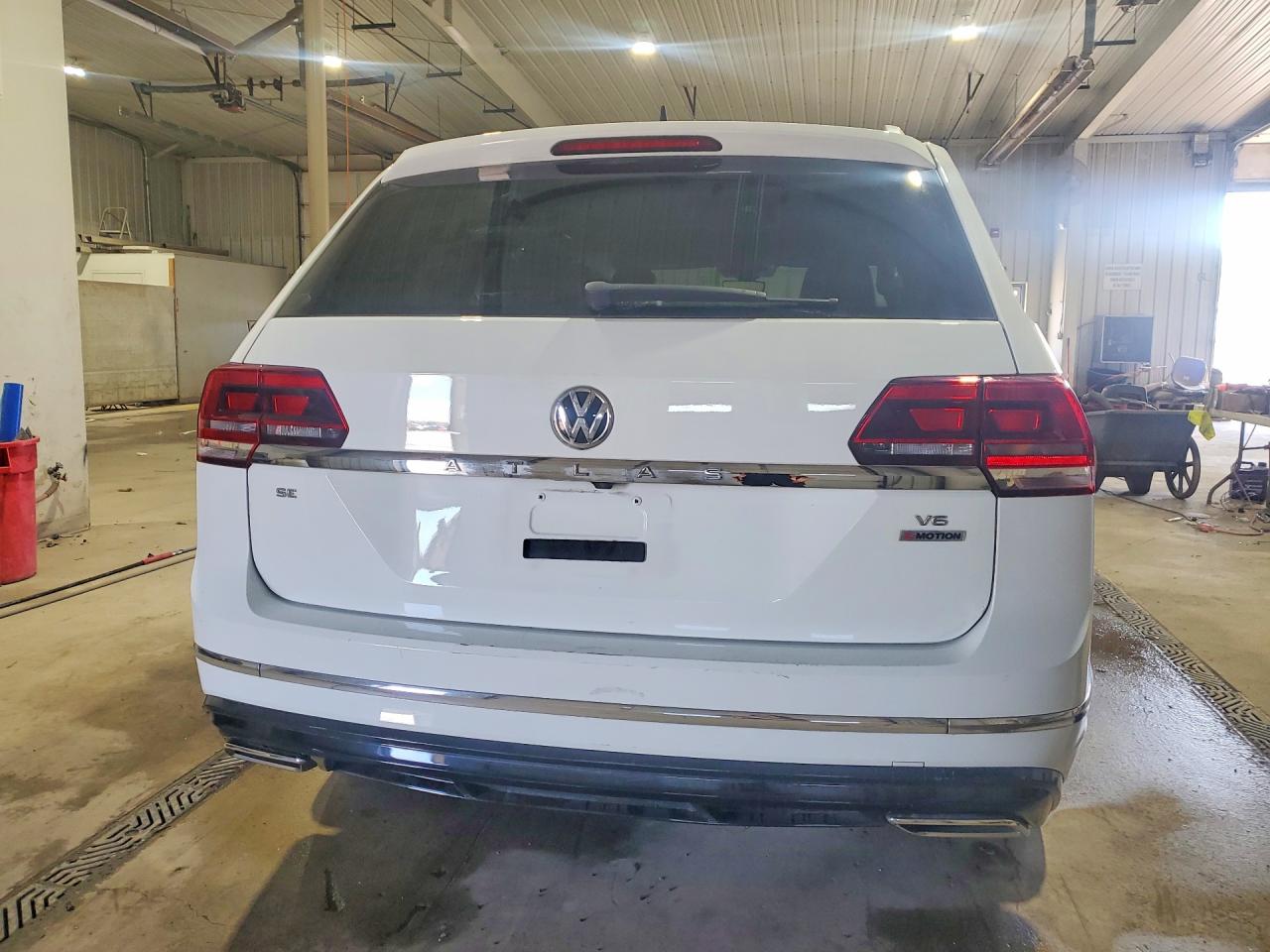 2018 VOLKSWAGEN ATLAS SE photo 11