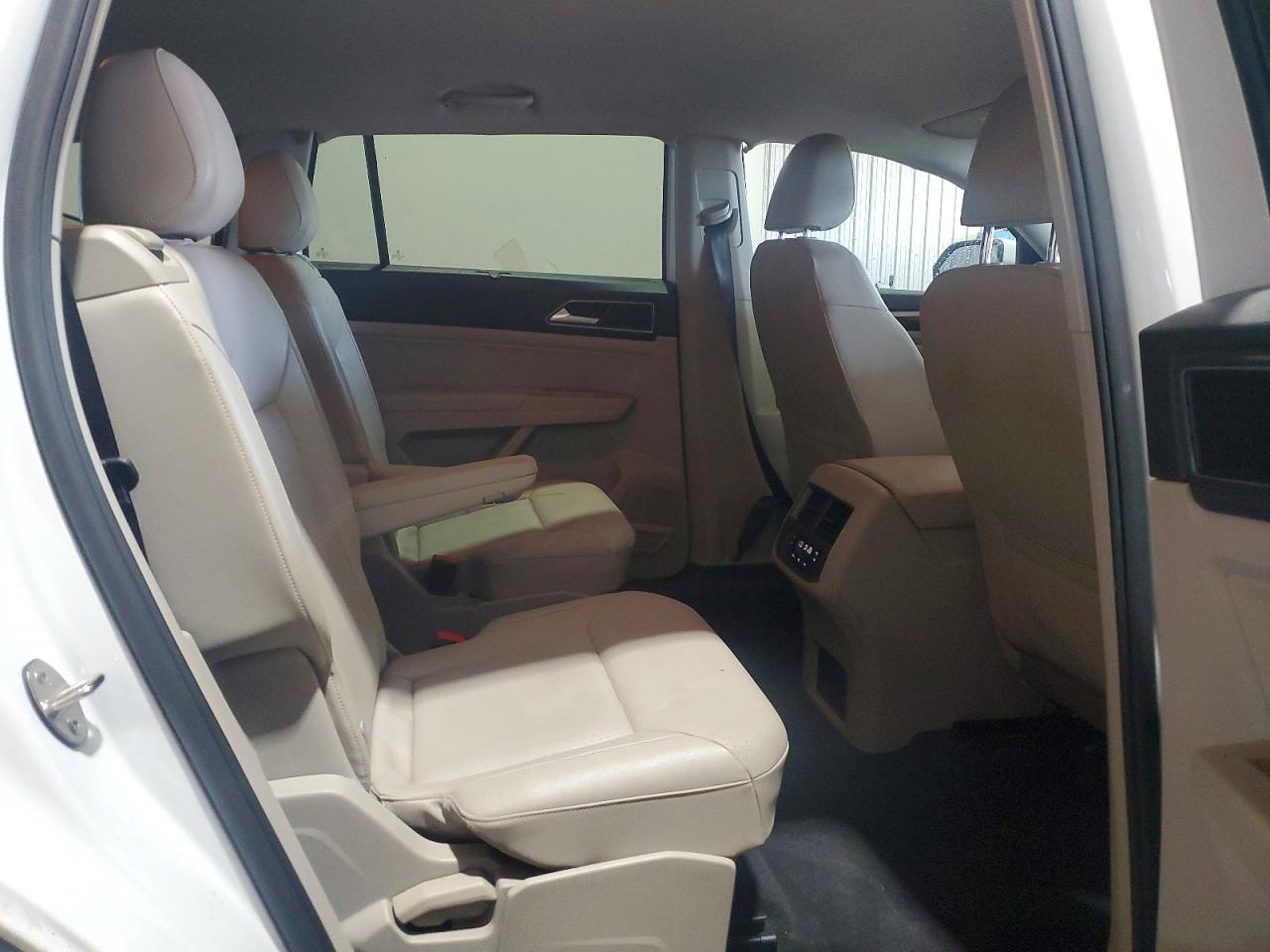 2018 VOLKSWAGEN ATLAS SE photo 21