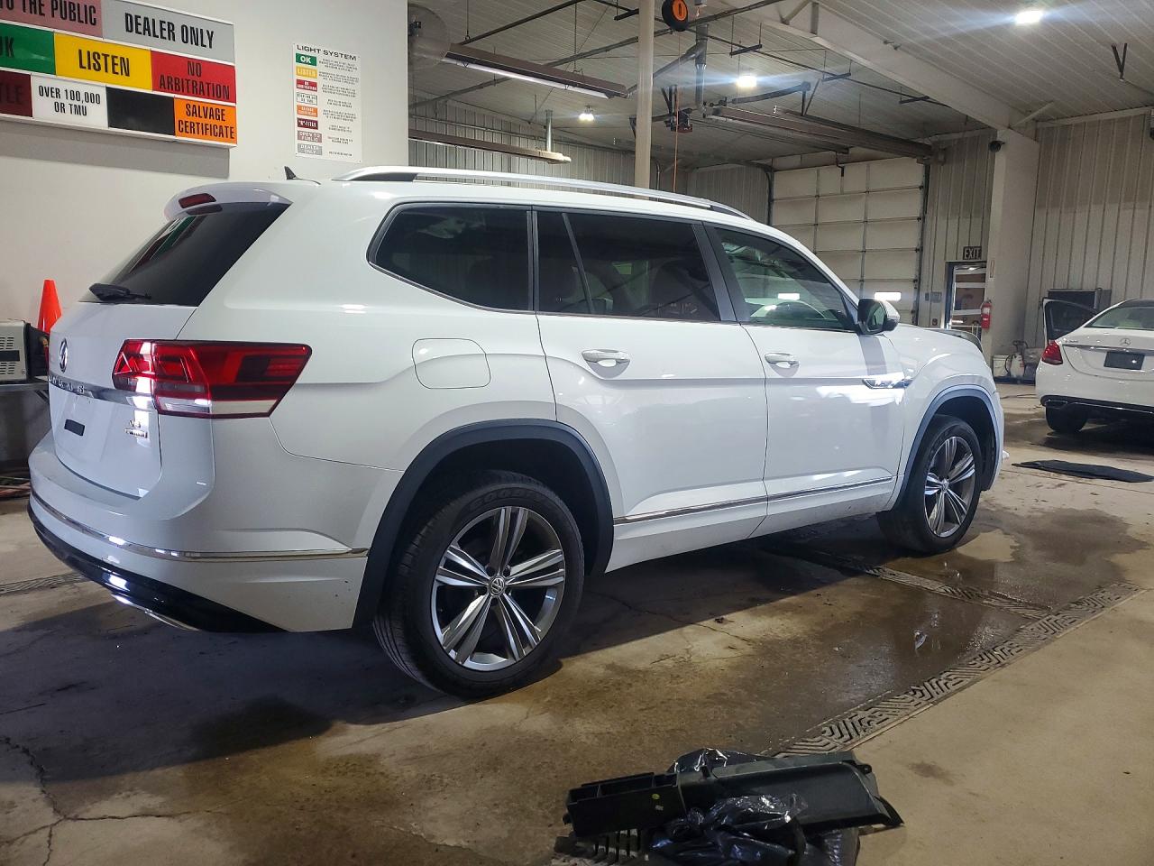 2018 VOLKSWAGEN ATLAS SE photo 5