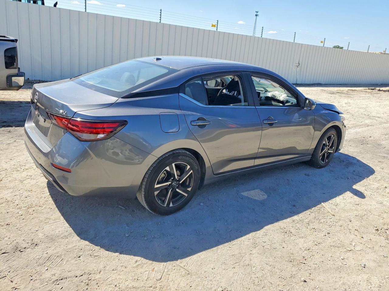 2024 NISSAN SENTRA SV photo 5
