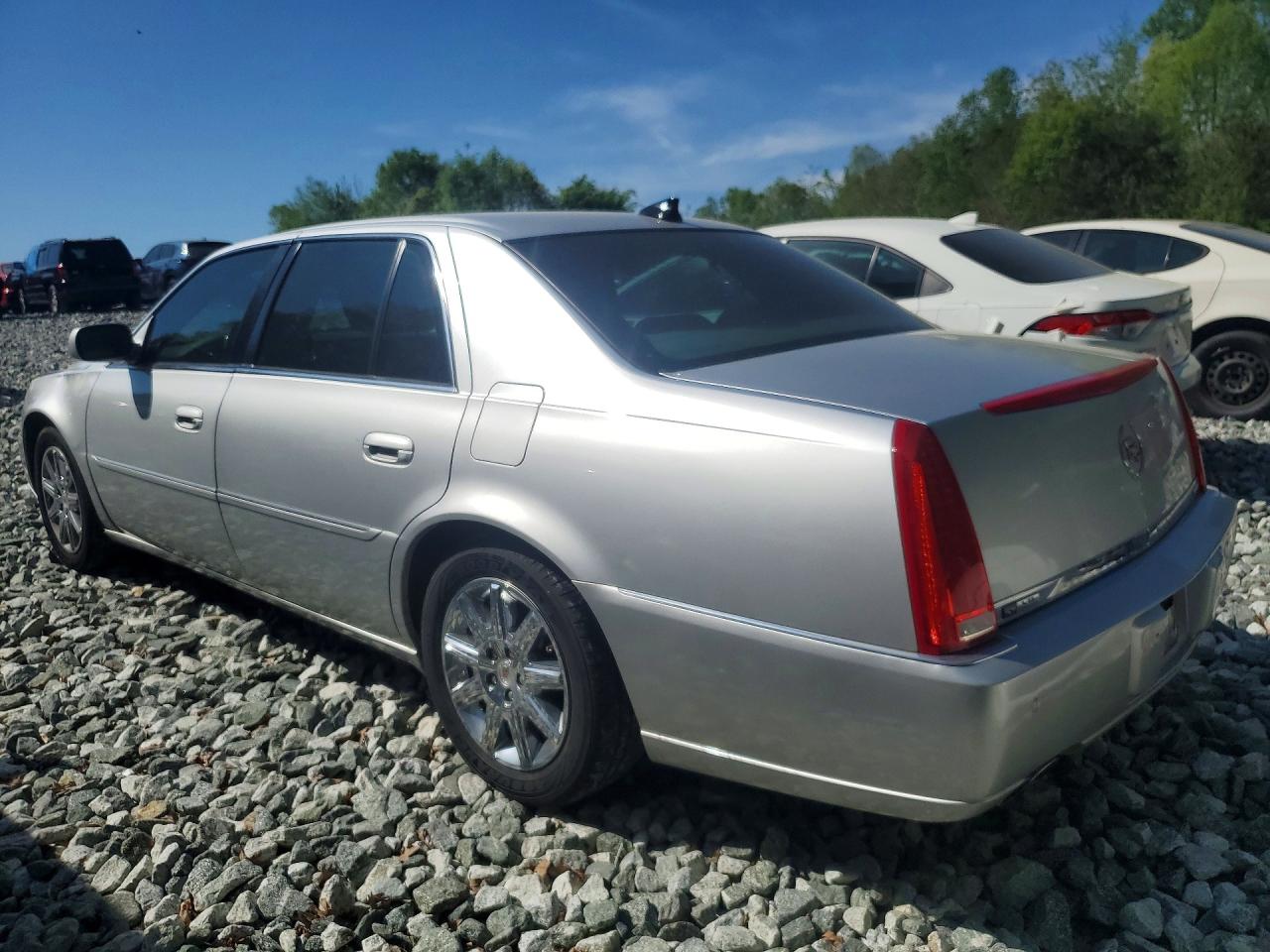 2011 CADILLAC DTS PREMIUM COLLECTION photo 3