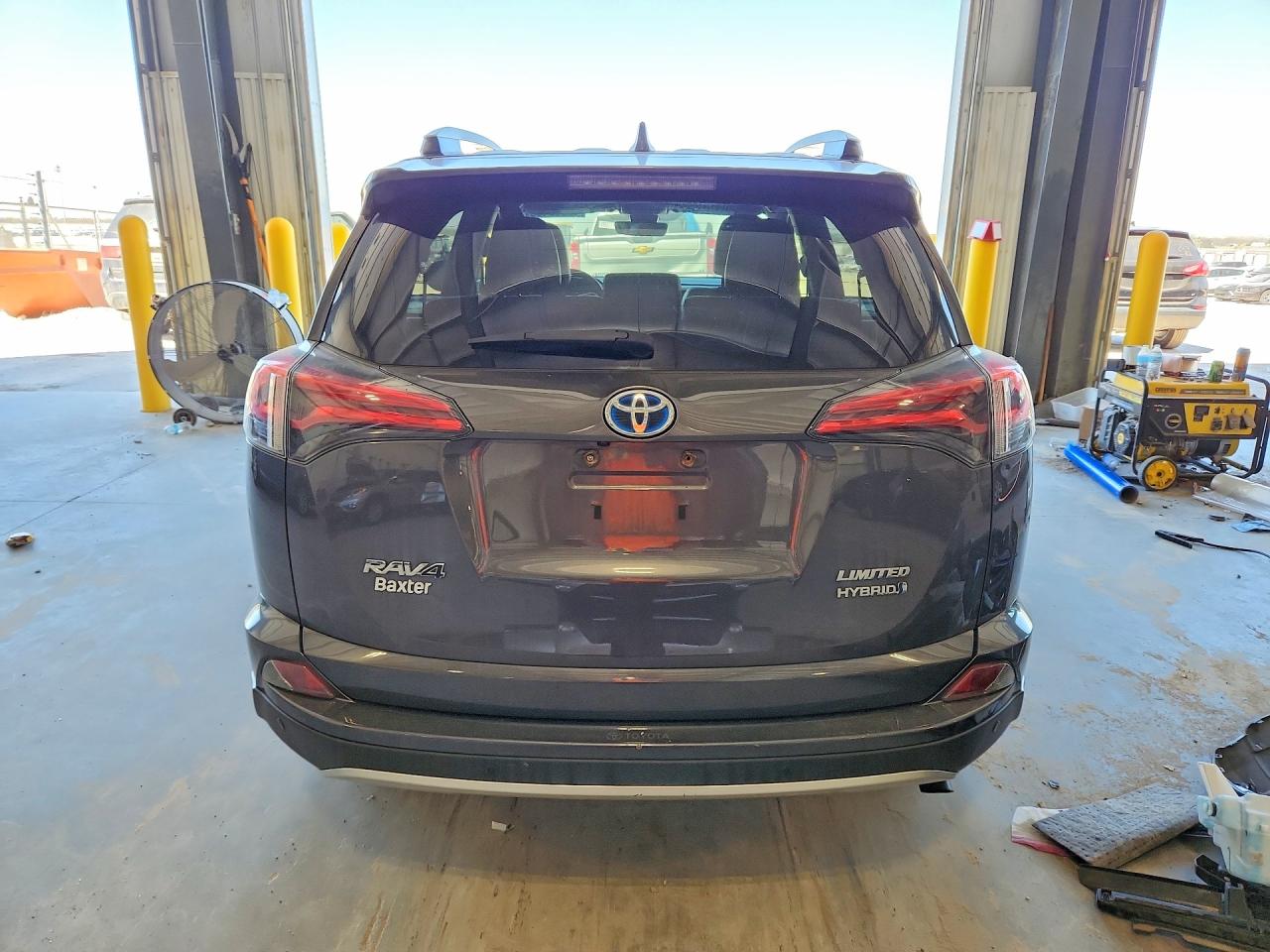 2016 TOYOTA RAV4 HV LIMITED photo 16