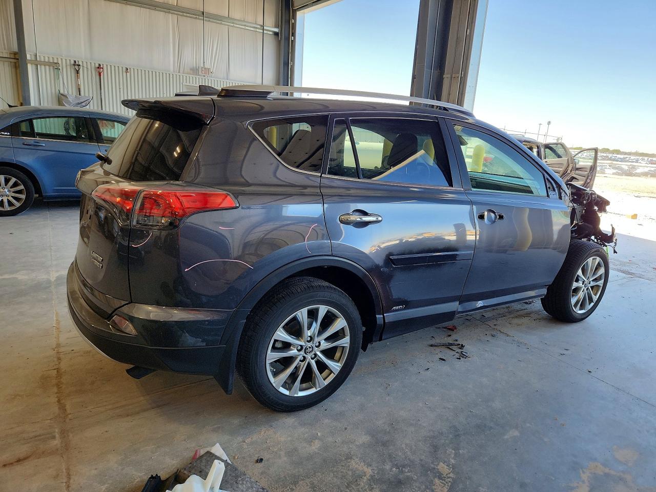 2016 TOYOTA RAV4 HV LIMITED photo 7