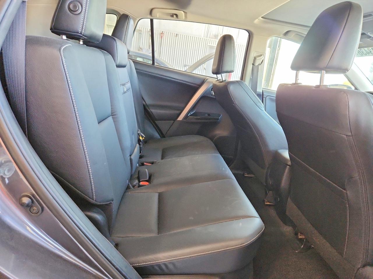 2016 TOYOTA RAV4 HV LIMITED photo 31