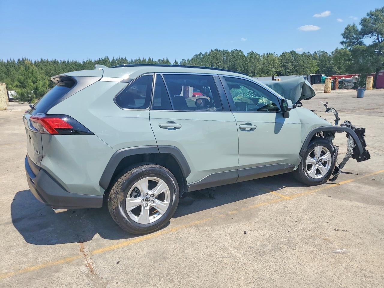 2019 TOYOTA RAV4 XLE photo 5