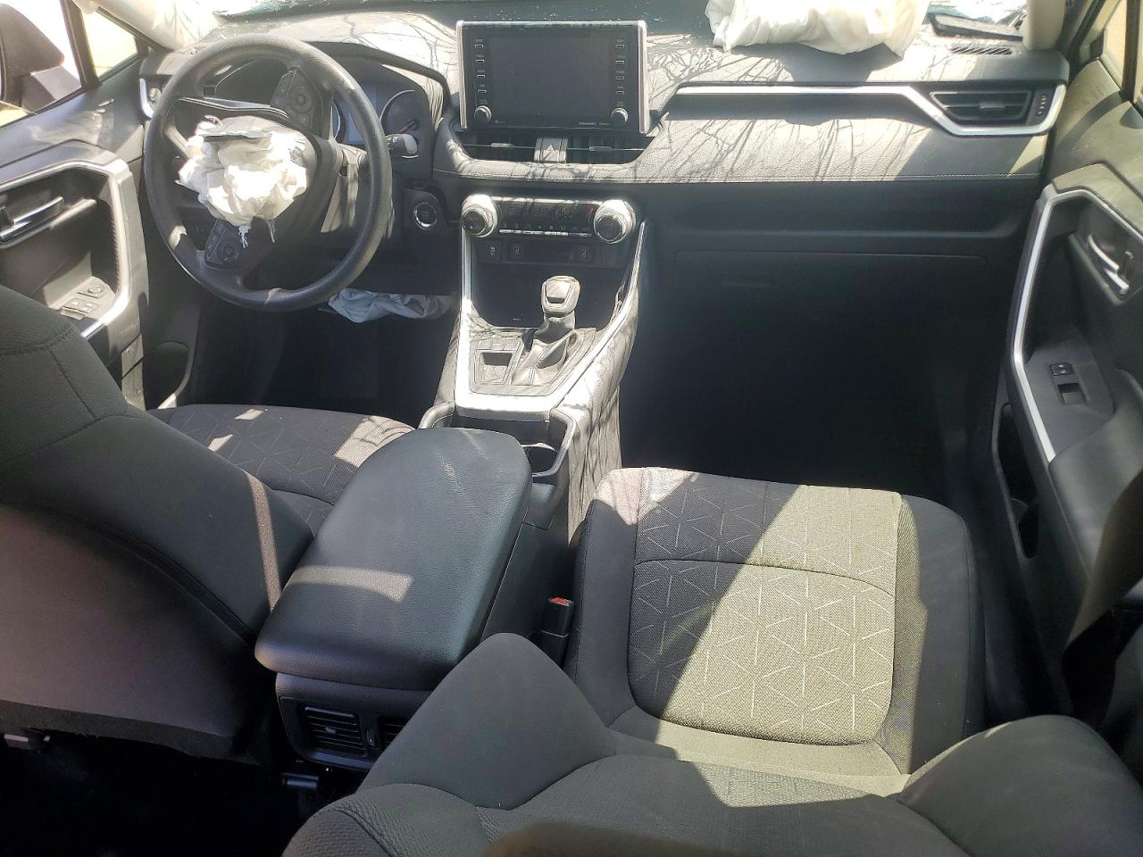 2019 TOYOTA RAV4 XLE photo 15