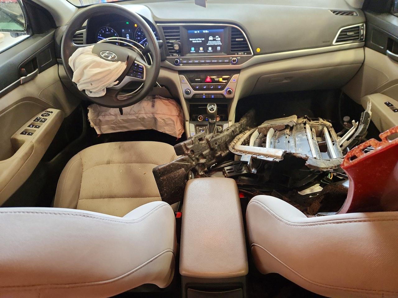 2018 HYUNDAI ELANTRA SEL photo 15