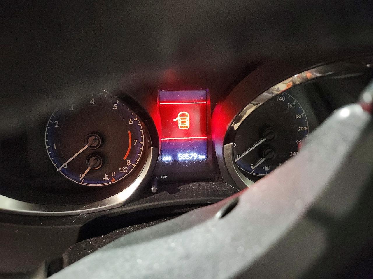 2016 TOYOTA COROLLA L photo 17