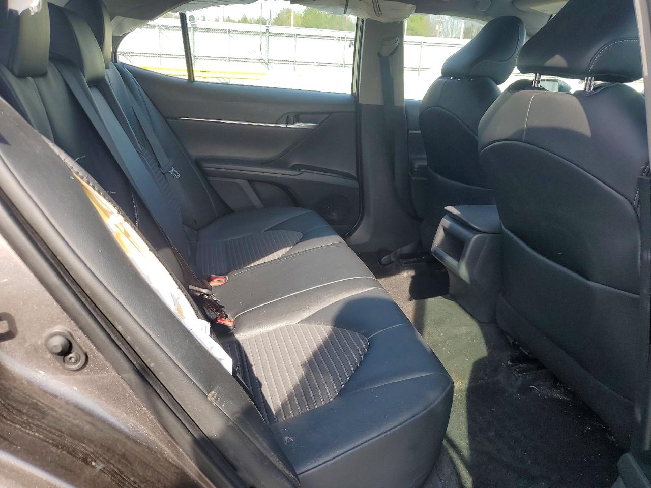 2020 TOYOTA CAMRY SE photo 10