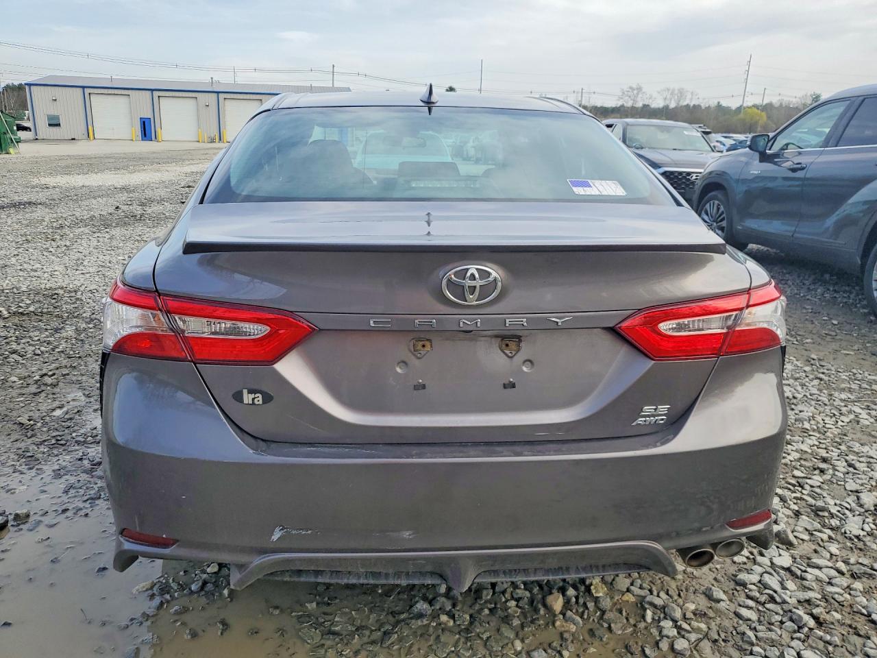 2020 TOYOTA CAMRY SE photo 6