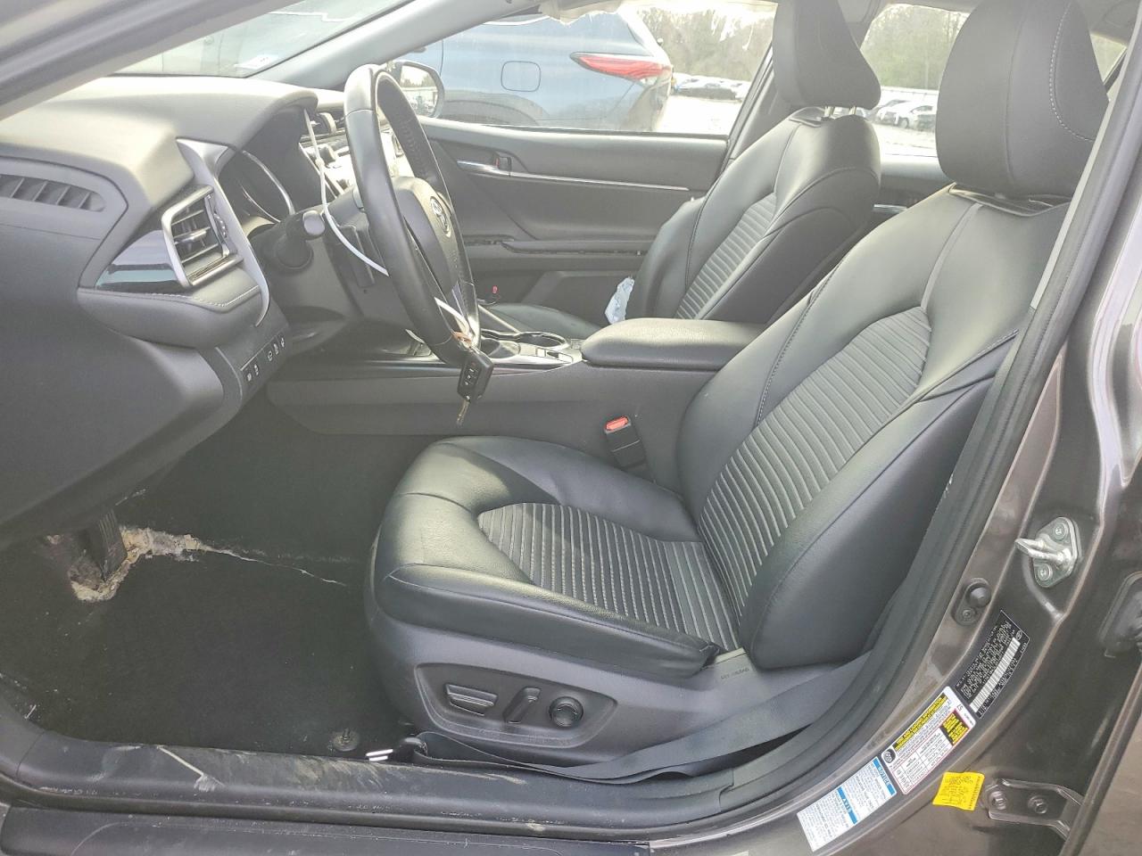 2020 TOYOTA CAMRY SE photo 7