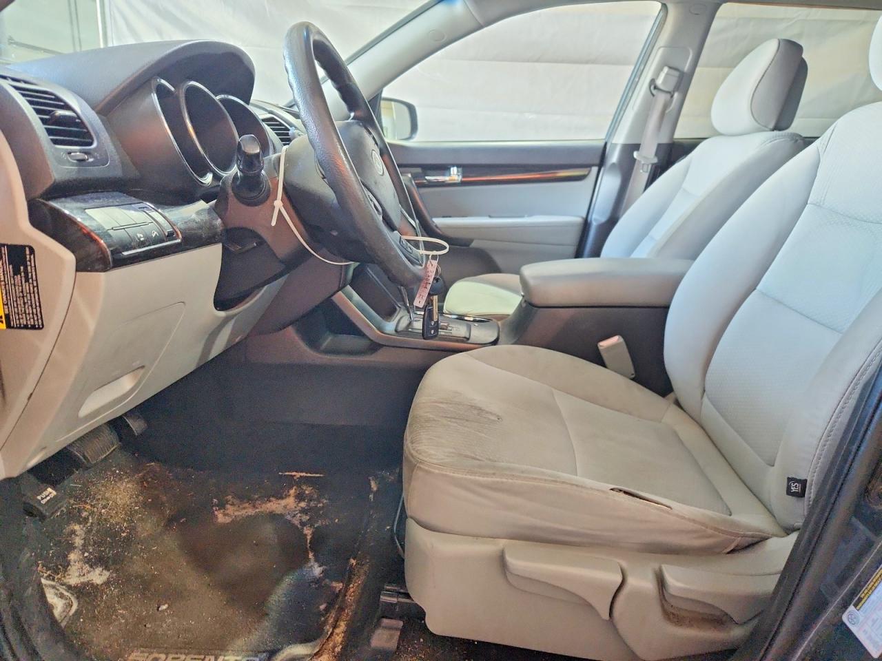 2012 KIA SORENTO LX photo 13