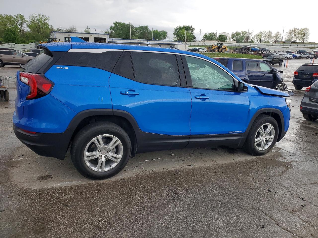 2024 GMC TERRAIN SLE photo 5