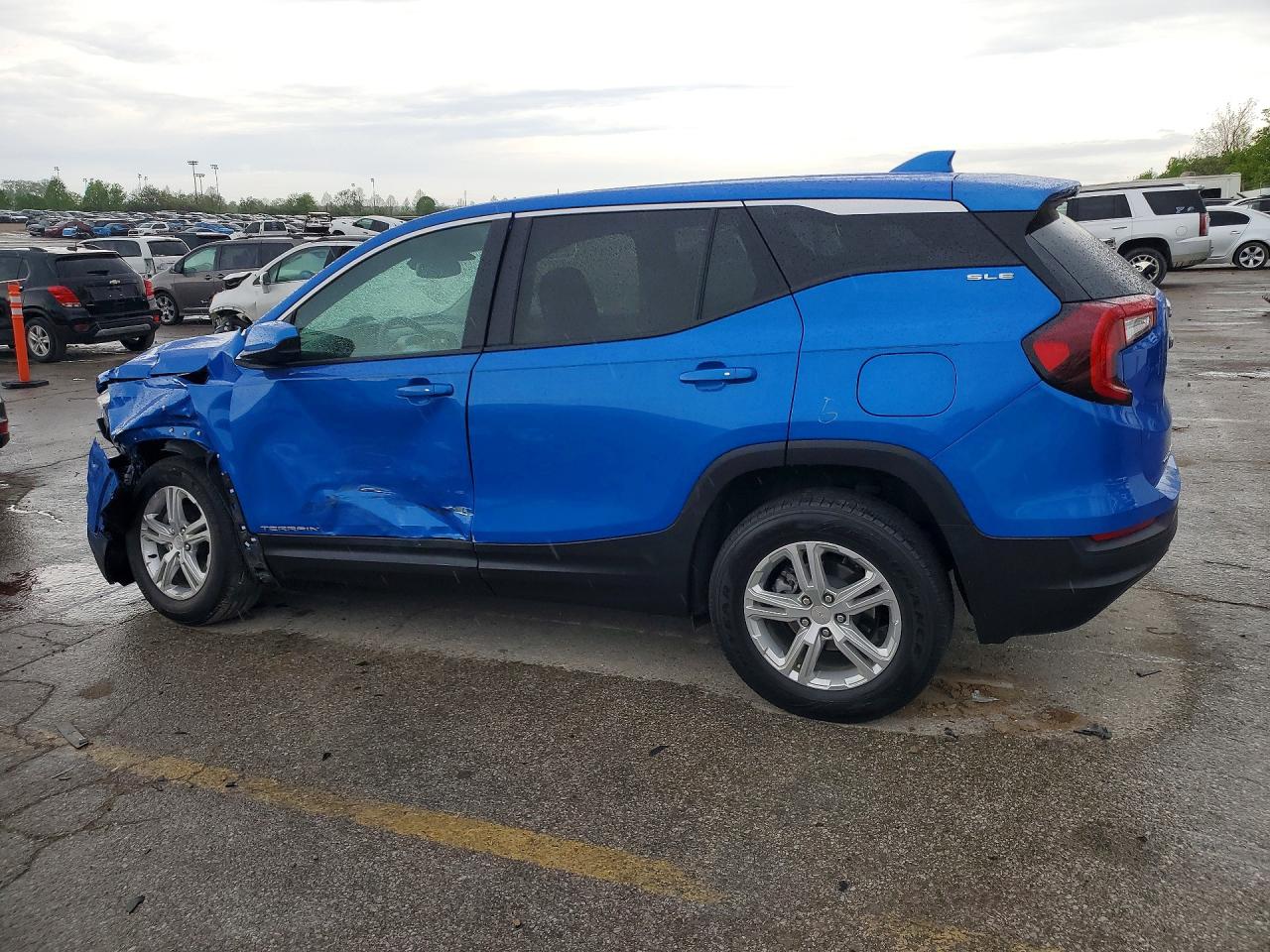 2024 GMC TERRAIN SLE photo 3