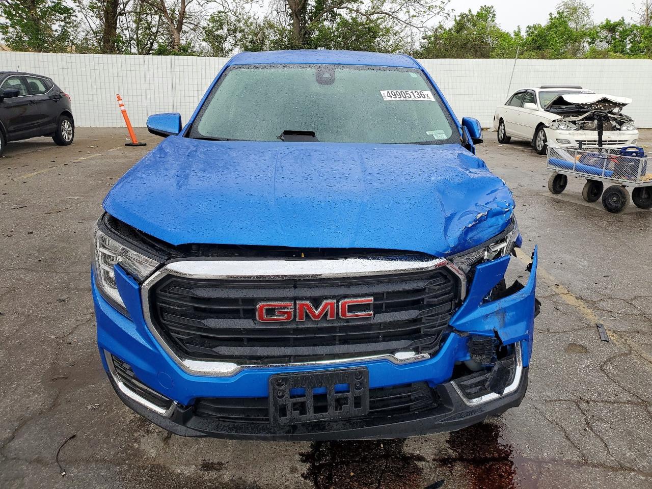 2024 GMC TERRAIN SLE photo 9