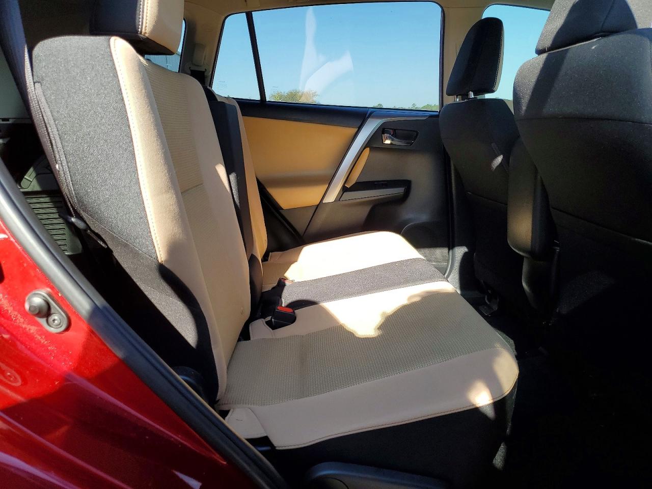 2018 TOYOTA RAV4 XLE photo 19