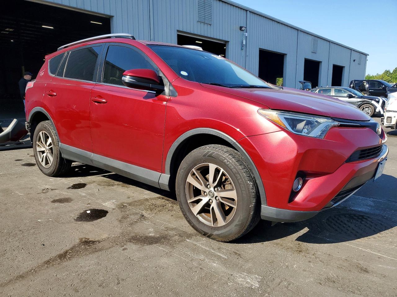 2018 TOYOTA RAV4 XLE photo 7