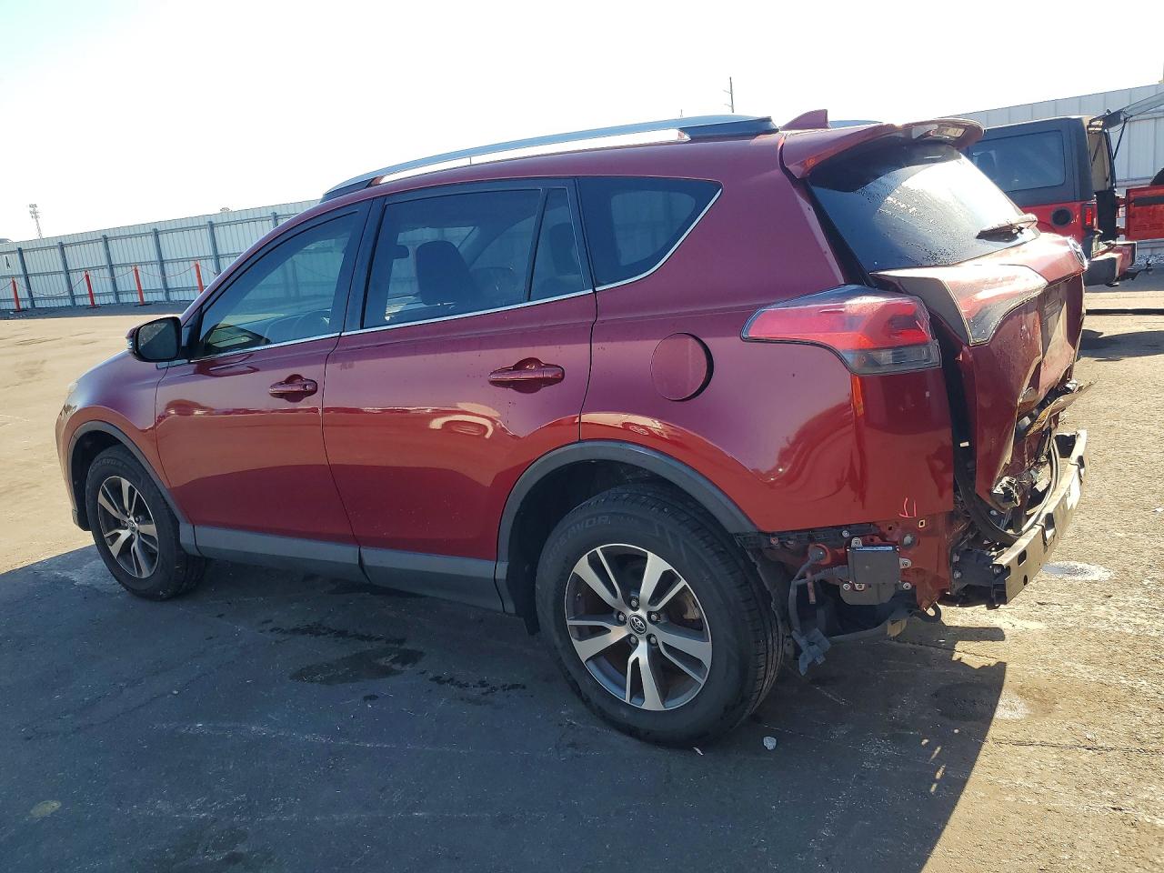 2018 TOYOTA RAV4 XLE photo 3