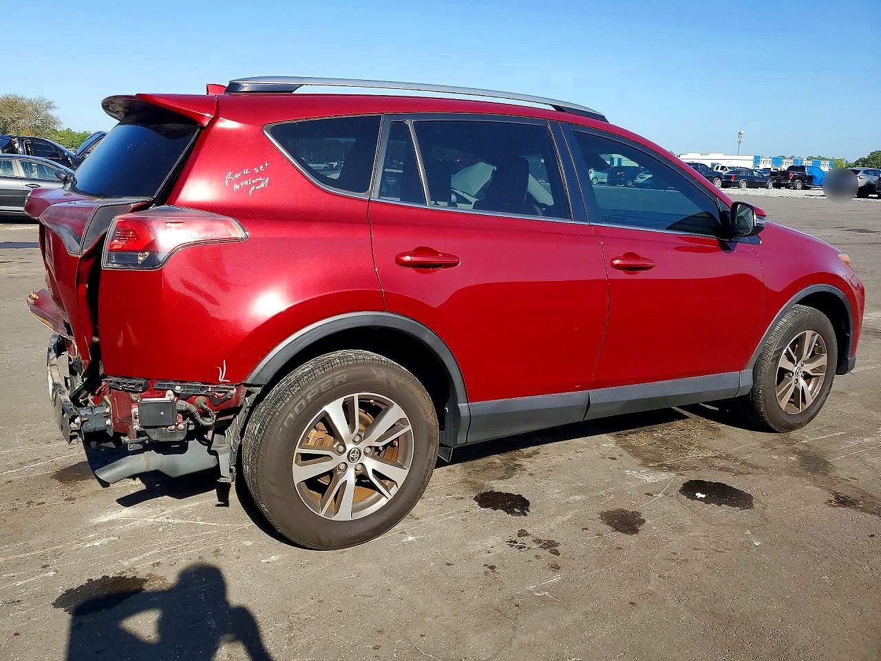 2018 TOYOTA RAV4 XLE photo 5