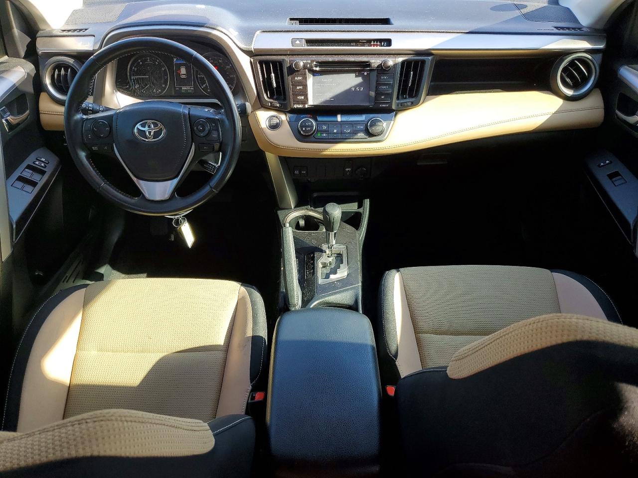 2018 TOYOTA RAV4 XLE photo 15