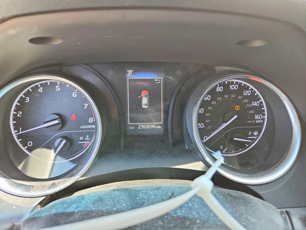 2018 TOYOTA CAMRY SE photo 25