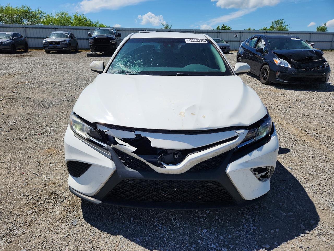 2018 TOYOTA CAMRY SE photo 13