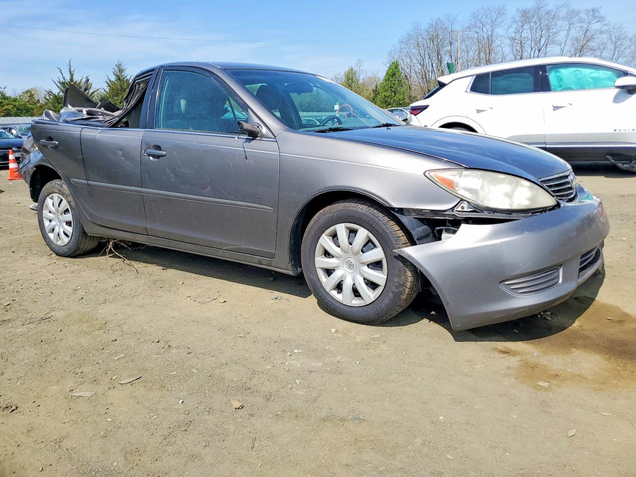2005 TOYOTA CAMRY LE photo 4