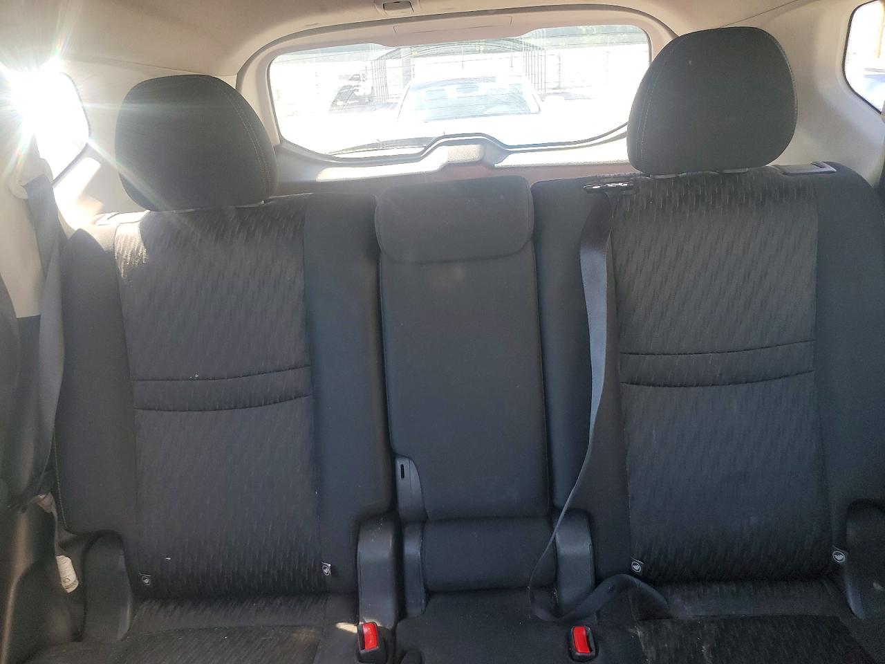 2018 NISSAN ROGUE SV photo 19