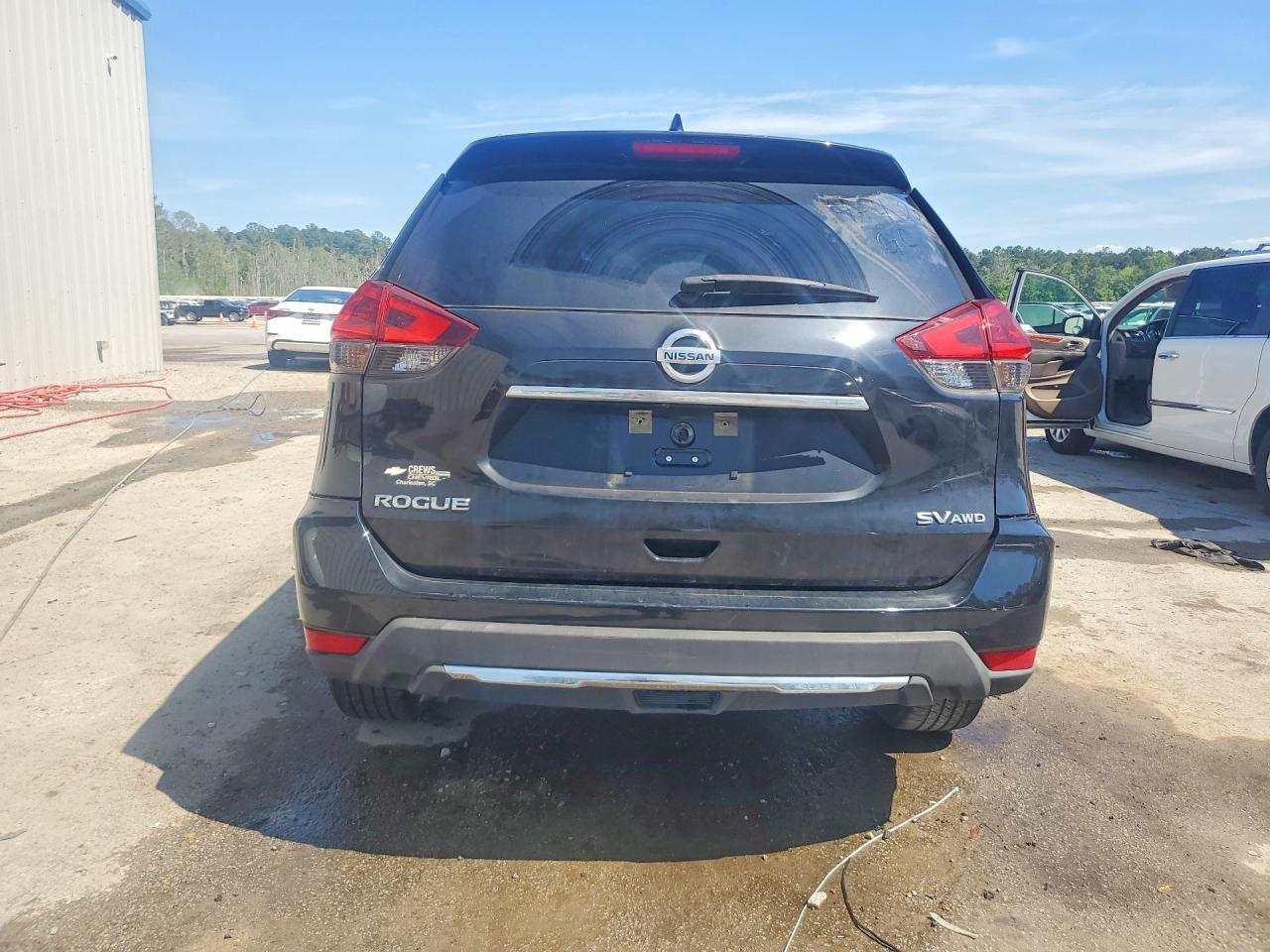2018 NISSAN ROGUE SV photo 11