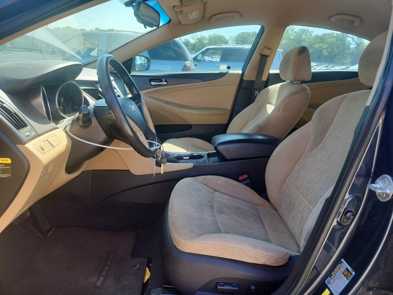 2014 HYUNDAI SONATA GLS photo 13