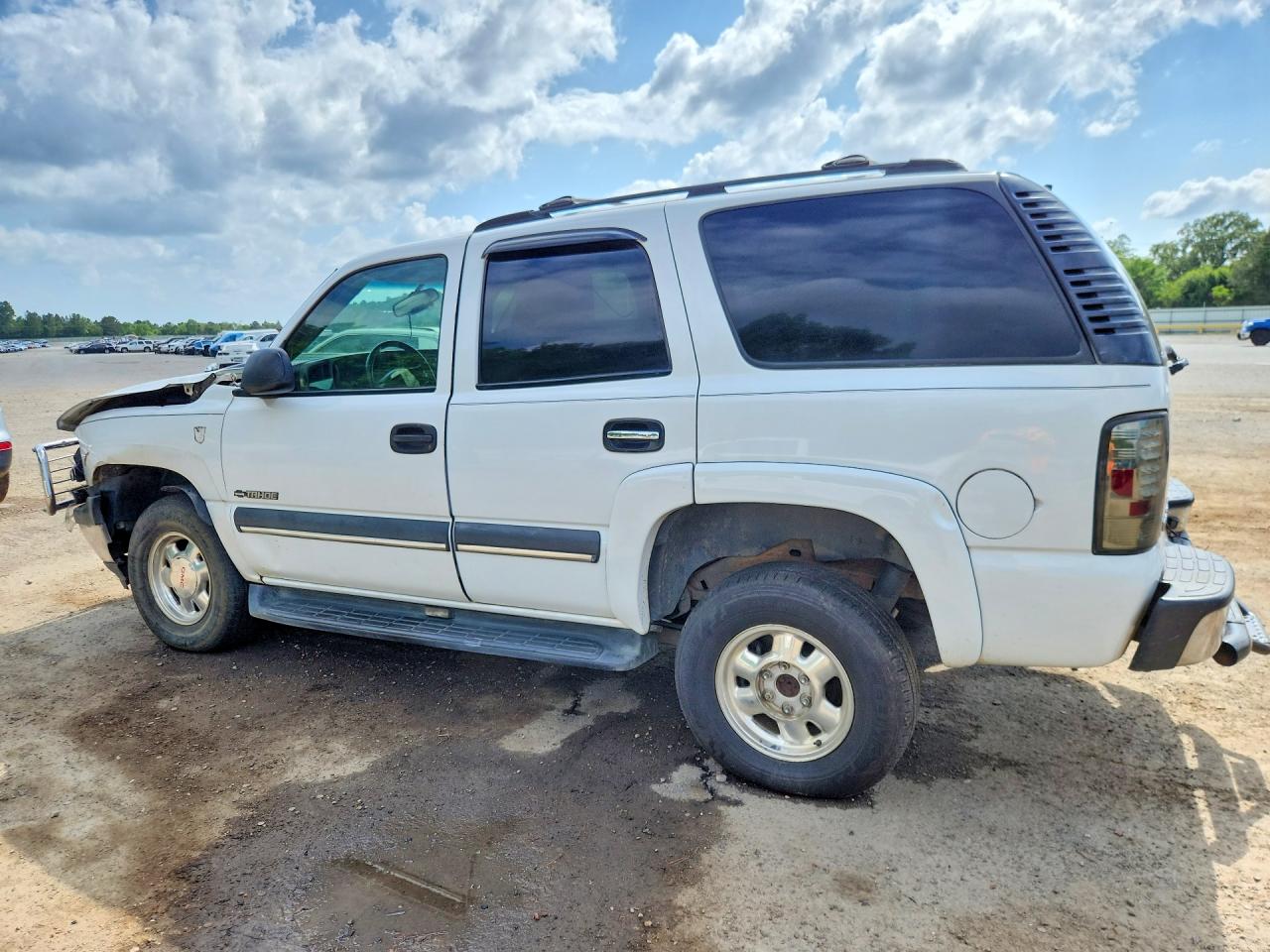 2003 CHEVROLET TAHOE C1500 photo 2