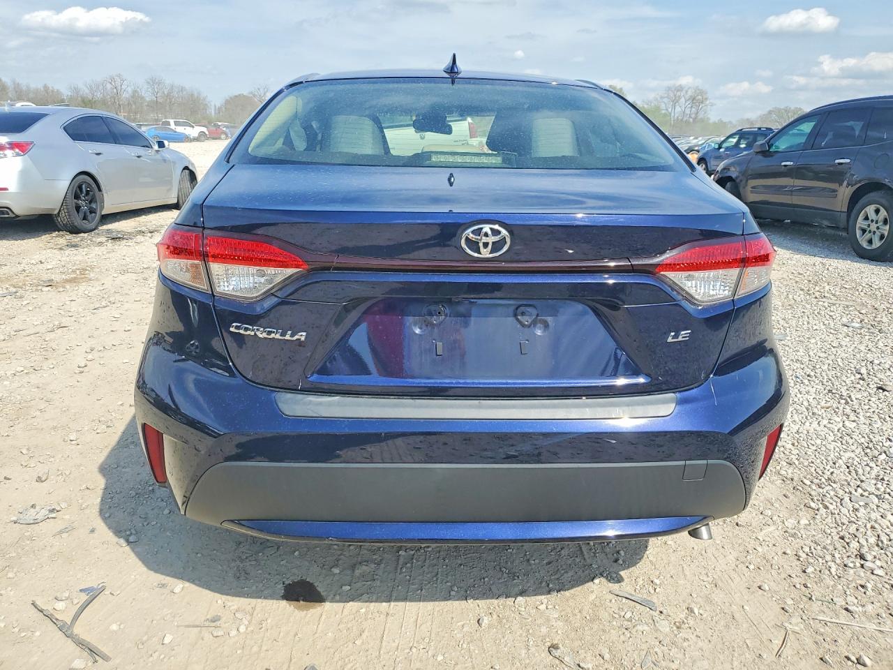 2021 TOYOTA COROLLA LE photo 11